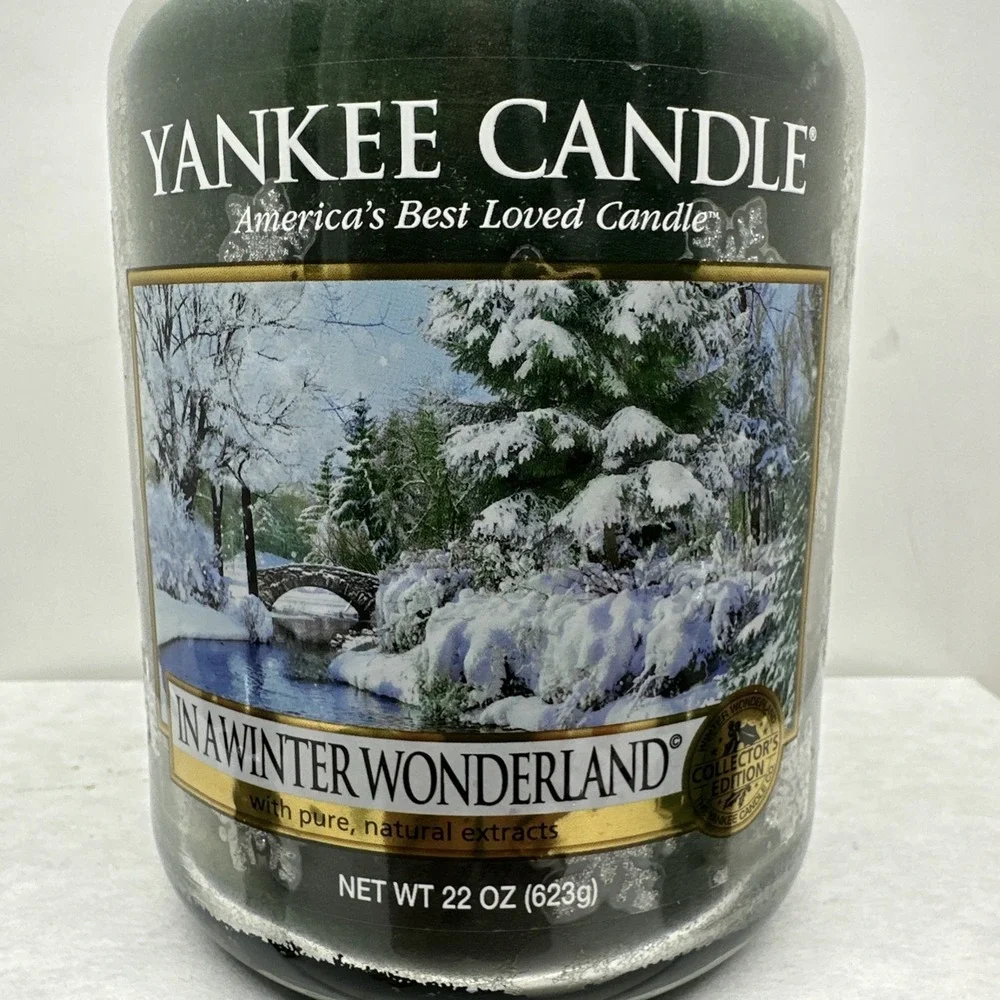 Yankee Candle Retired IN A WINTER WONDERLAND Large 22oz White Label Collectors
